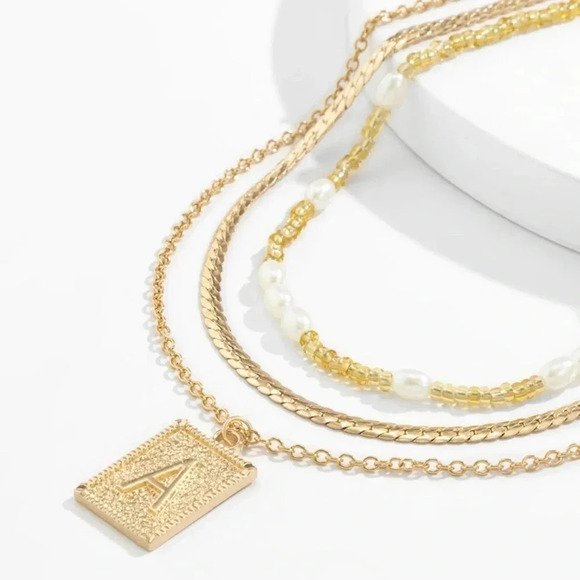 🆕Imitation Pearls Clavicle Snake Bone Chain Layer Necklace🆕 - Picture 5 of 11